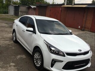 2020 Kia Rio IV, белый, 1550000 рублей, вид 3