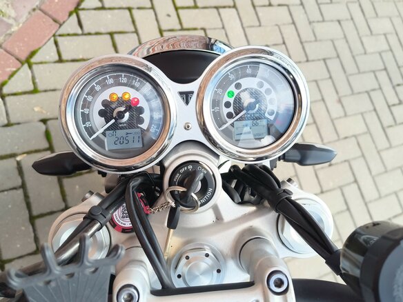 2022 Triumph Speed Twin, оранжевый, 900000 рублей - вид 4