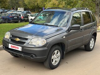 2020 Chevrolet Niva I Рестайлинг, серебристый, 690000 рублей, вид 2