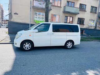 2003 Nissan Elgrand II (E51), белый, 830000 рублей, вид 2