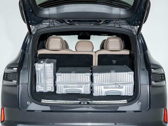 2026 Zeekr 8X 70 kWh, чёрный, 11890000 рублей - вид 38