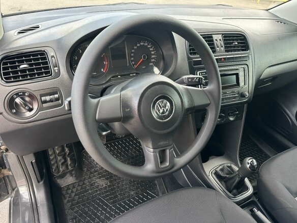 2013 Volkswagen Polo V, серый, 890000 рублей - вид 27