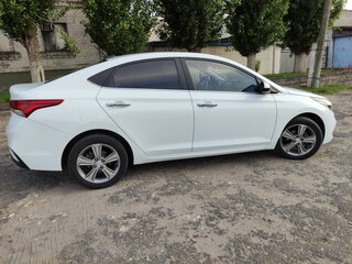 2019 Hyundai Solaris II, белый, 1650000 рублей, вид 4