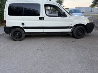 2008 Peugeot Partner I Рестайлинг, белый, 240000 рублей, вид 4