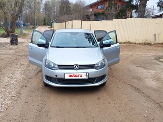 2013 Volkswagen Polo V, серебристый, 699999 рублей, вид 4