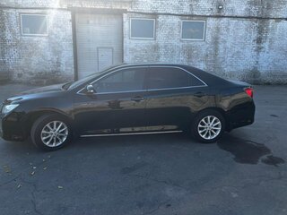 2013 Toyota Camry VII (XV50), чёрный, 1430000 рублей, вид 2
