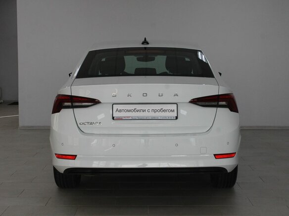 2021 Skoda Octavia IV (A8), белый, 2349900 рублей - вид 4