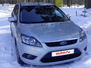2010 Ford Focus II Рестайлинг, серебристый, 550000 рублей, вид 1