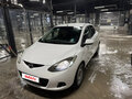 2014 Mazda 2 II Рестайлинг (DE2), белый - вид 1