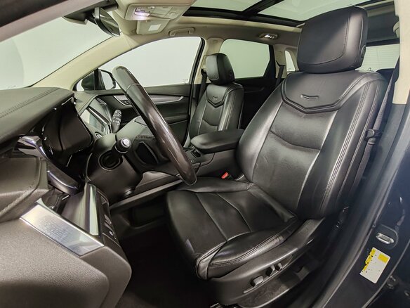 2017 Cadillac XT5 I, серый, 2219000 рублей - вид 12