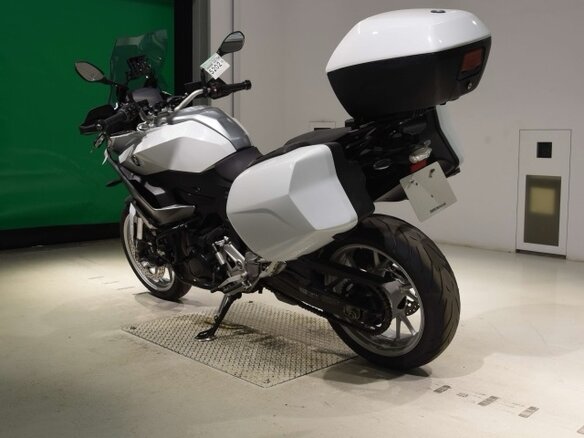 2020 BMW F 900 XR, серебристый, 798000 рублей - вид 5