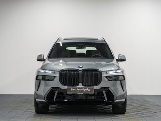 2026 BMW X7 40i I (G07) Рестайлинг, серый, 16700000 рублей, вид 4