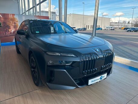 BMW 7 серии VII (G70)