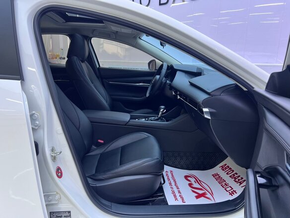2023 Mazda 3 Axela IV (BP), белый, 1800000 рублей - вид 16