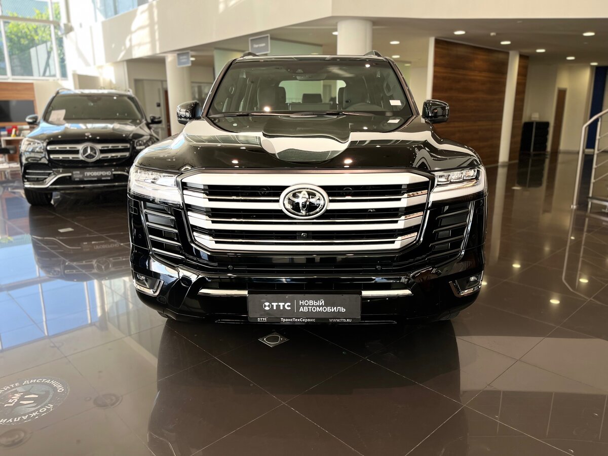 Открыть фотографии: Toyota Land Cruiser 300 Series
