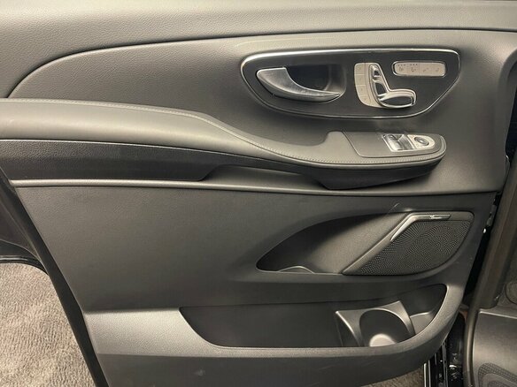 2024 Mercedes-Benz V-Класс Extra Long 300 d экстра длинный III (W447) Рестайлинг 2, чёрный, 18500000 рублей - вид 13