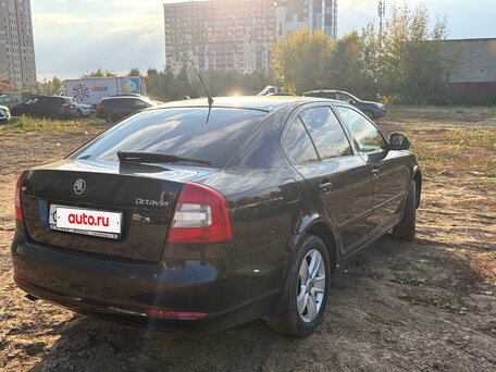 2010 Skoda Octavia II (A5) Рестайлинг, чёрный, 930000 рублей, вид 3
