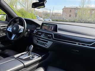2020 BMW 7 серии 740i VI (G11/G12) Рестайлинг, чёрный, 4900000 рублей, вид 5