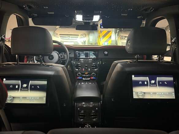 2022 Rolls-Royce Cullinan Black Badge I (Series I), чёрный, 32990000 рублей - вид 12