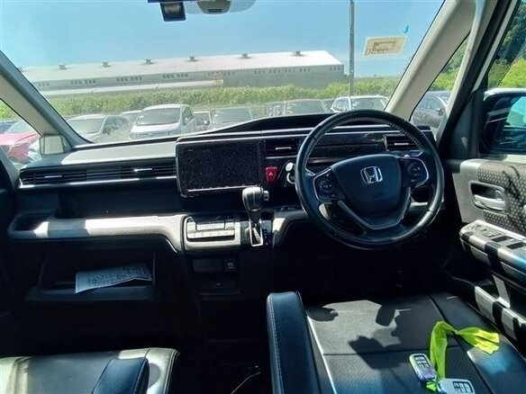 2018 Honda Stepwgn Spada V Рестайлинг, белый - вид 9