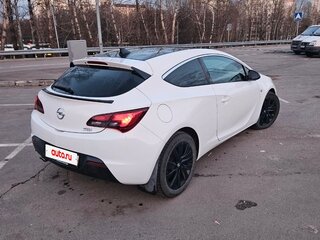 2013 Opel Astra GTC J Рестайлинг, белый, 790000 рублей, вид 3