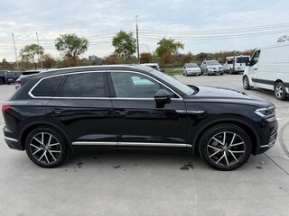 2019 Volkswagen Touareg III, чёрный, 5300000 рублей, вид 2