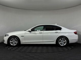 2013 BMW 5 серии 528i xDrive VI (F10/F11/F07) Рестайлинг, белый, 1824000 рублей, вид 5