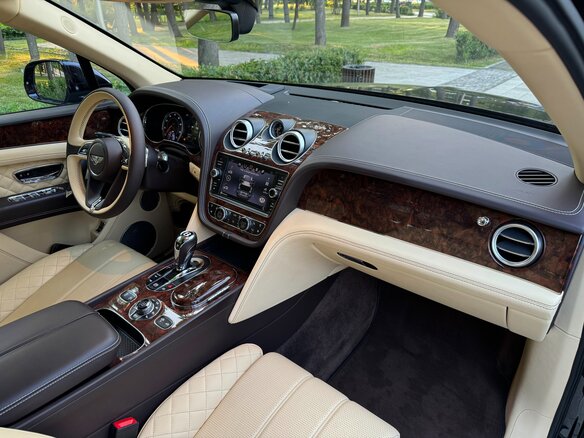 2016 Bentley Bentayga I, коричневый, 8700000 рублей - вид 33