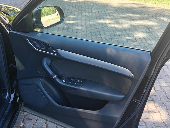 2016 Audi Q3 I (8U) Рестайлинг, чёрный, 1700000 рублей - вид 19