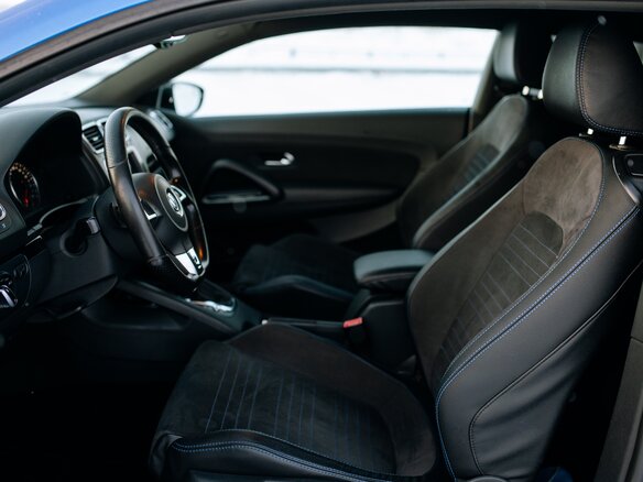 2010 Volkswagen Scirocco III, синий, 1440000 рублей - вид 8