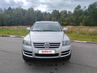 2006 Volkswagen Touareg I, серебристый, 890000 рублей, вид 2
