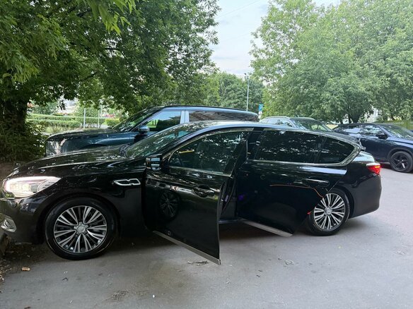 2017 Kia Quoris I Ресталинг 2, чёрный, 2400000 рублей - вид 1