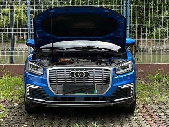 2019 Audi Q2 L e-tron I, синий, 1470000 рублей - вид 4