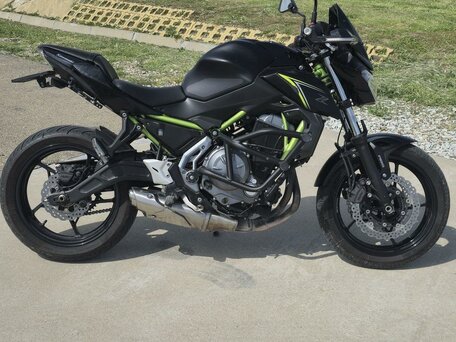 2017 Kawasaki Z 650, чёрный, 600000 рублей, вид 3