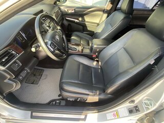 2017 Toyota Camry VII (XV50) Рестайлинг 2, серебристый, 1700000 рублей, вид 4