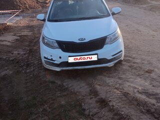 2015 Kia Rio III Рестайлинг, белый, 450000 рублей, вид 2