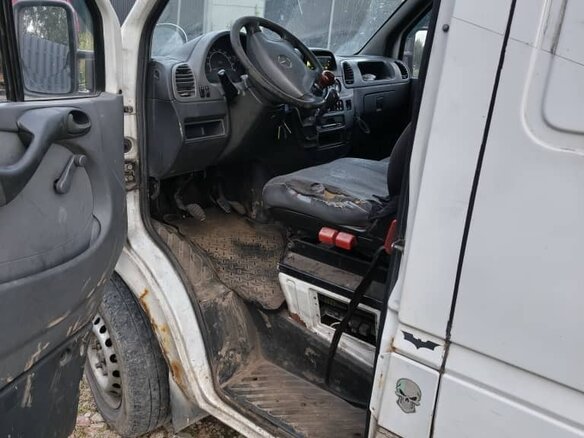2002 Mercedes-Benz Sprinter, белый, 480000 рублей - вид 6