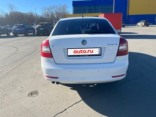 2011 Skoda Octavia II (A5) Рестайлинг, белый, 560000 рублей, вид 3