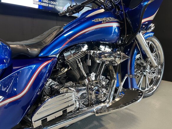 2007 Harley-Davidson Road Glide, синий, 1750000 рублей - вид 16