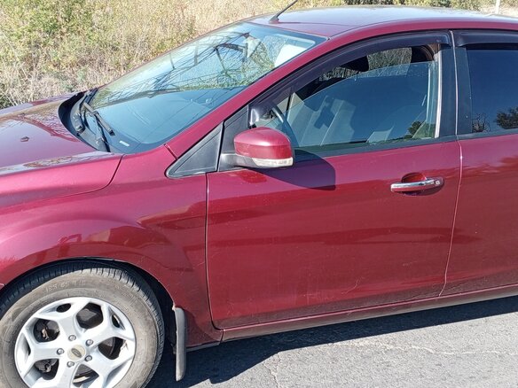 2009 Ford Focus II Рестайлинг, пурпурный, 600000 рублей - вид 3