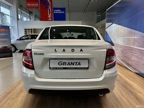 2026 Lada (ВАЗ) Granta I Рестайлинг, белый, 987000 рублей - вид 4