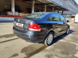 2014 Volkswagen Polo V, чёрный, 930000 рублей, вид 2