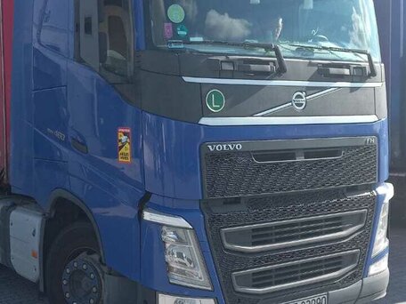 2014 Volvo FH, синий, 2300000 рублей, вид 2