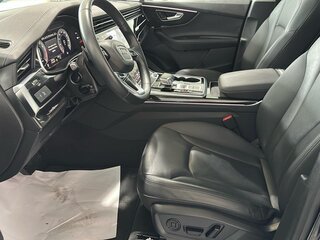 2024 Audi Q7 45 TFSI II (4M) Рестайлинг, чёрный, 6406823 рублей, вид 4