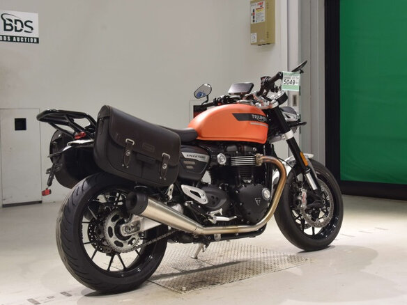 2023 Triumph Speed Twin, оранжевый, 1000000 рублей - вид 3