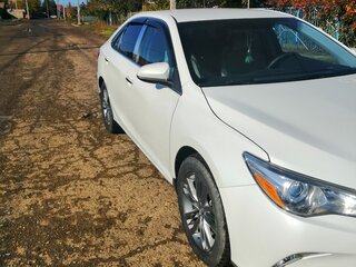 2015 Toyota Camry VII (XV50) Рестайлинг, белый, 1750000 рублей, вид 3
