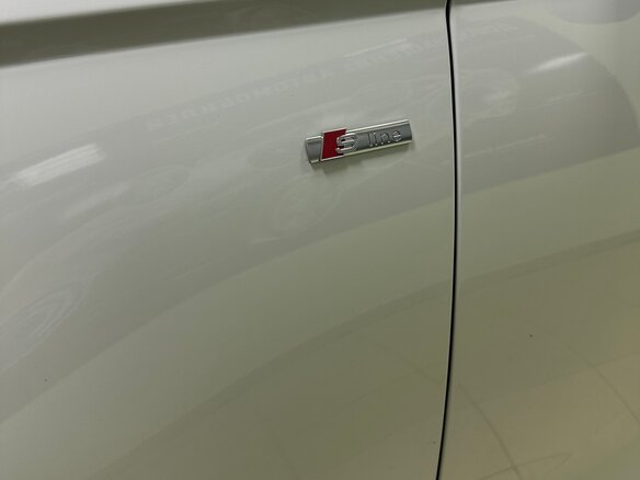 2016 Audi A6 IV (C7) Рестайлинг, белый, 2000000 рублей - вид 7