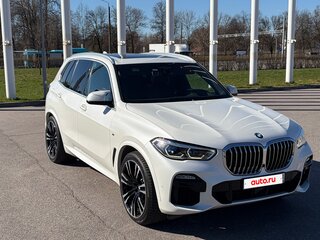 2020 BMW X5 40i IV (G05/G18), белый, 7150000 рублей, вид 4