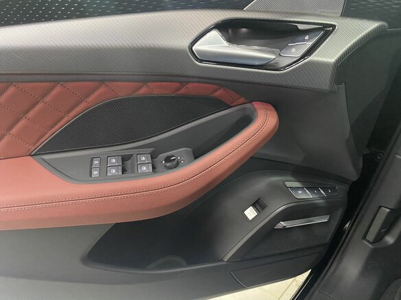 2026 Audi Q6 45 TFSI, чёрный, 8199000 рублей - вид 13