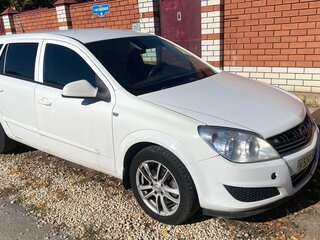2013 Opel Astra H Рестайлинг, белый, 455000 рублей, вид 4